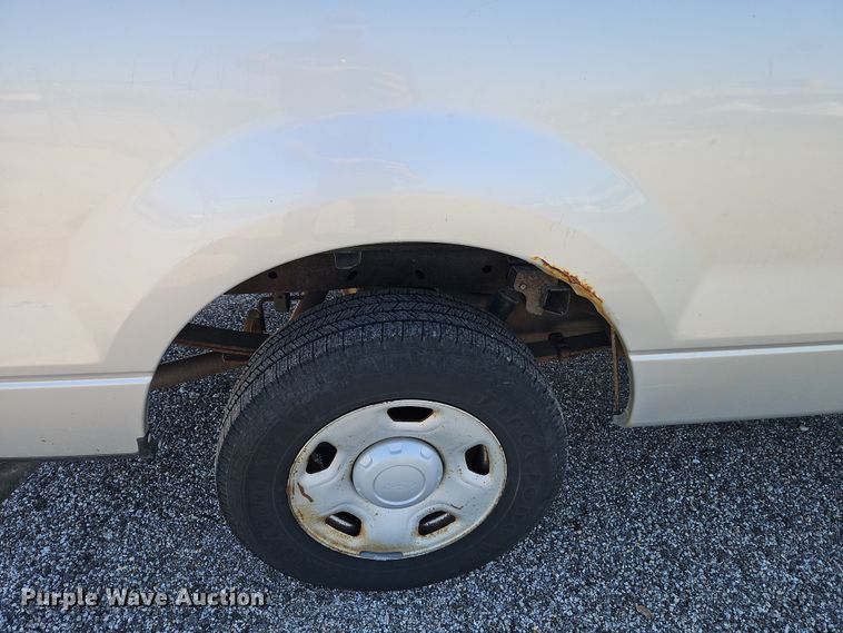 image for item EI8879 2007 Ford F150 XL pickup truck