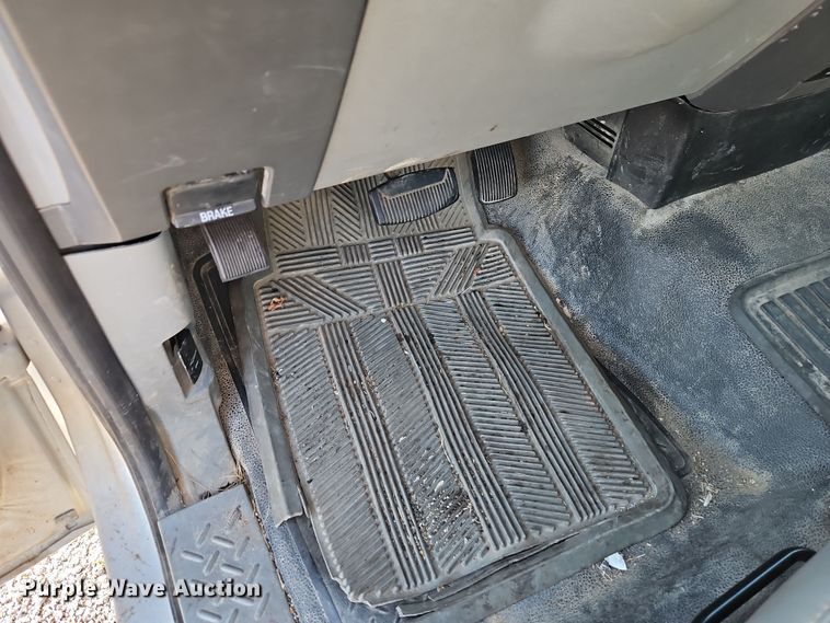 image for item EI8879 2007 Ford F150 XL pickup truck