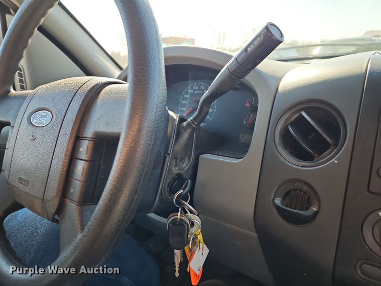 image for item EI8879 2007 Ford F150 XL pickup truck