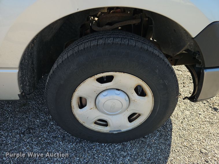 image for item EI8879 2007 Ford F150 XL pickup truck