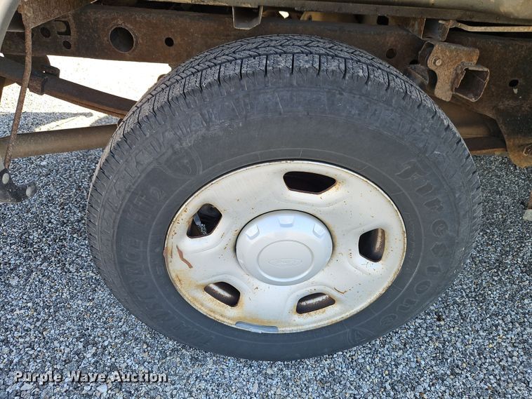 image for item EI8879 2007 Ford F150 XL pickup truck