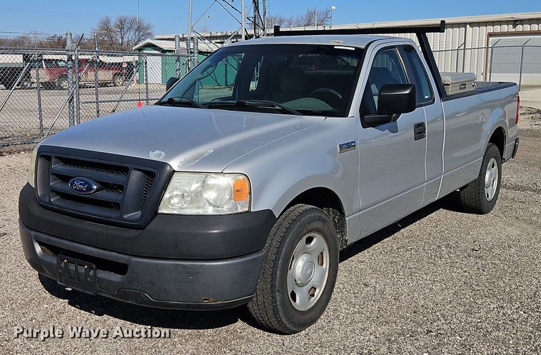 image for item EI8880 2007 Ford F150 XL pickup truck