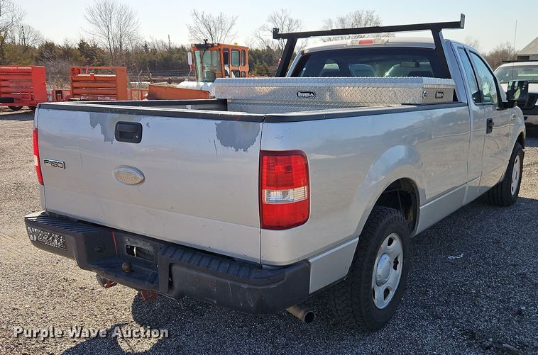 image for item EI8880 2007 Ford F150 XL pickup truck