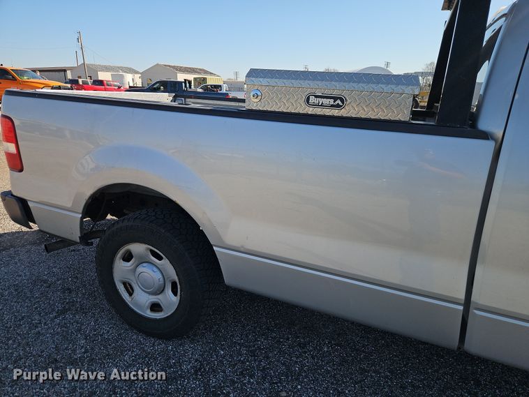 image for item EI8880 2007 Ford F150 XL pickup truck