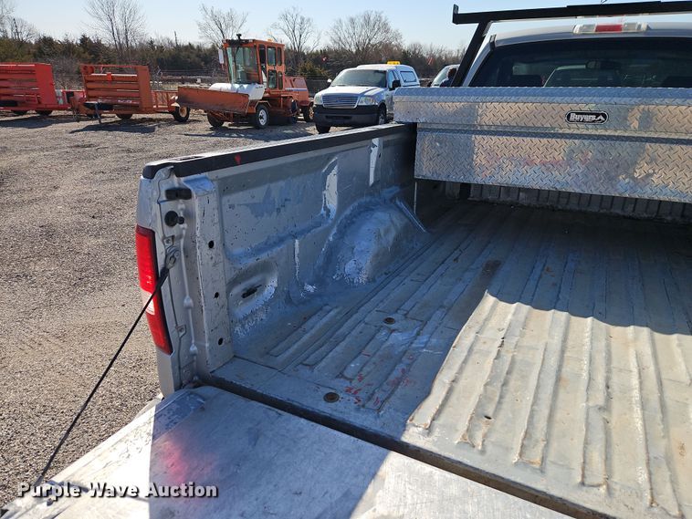 image for item EI8880 2007 Ford F150 XL pickup truck