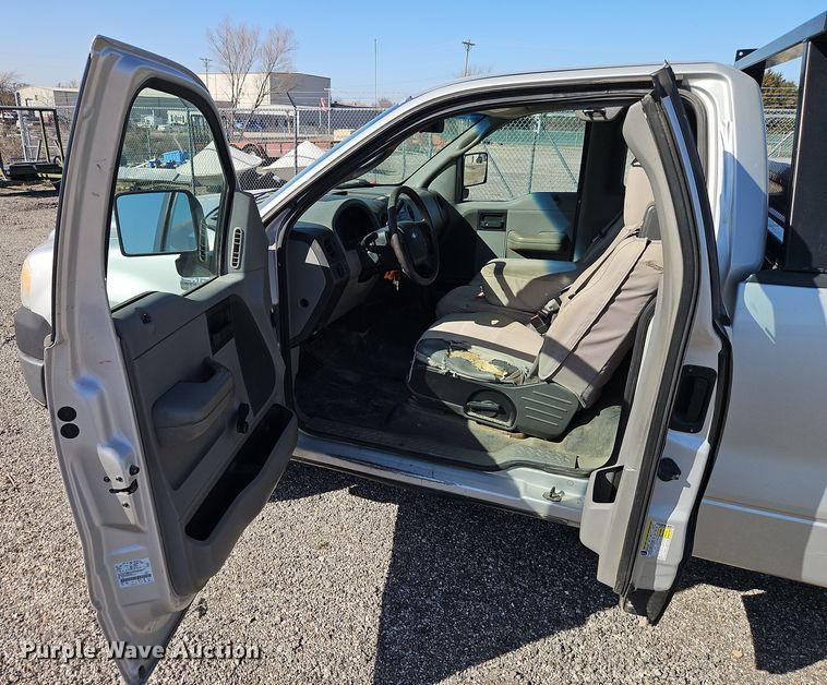 image for item EI8880 2007 Ford F150 XL pickup truck