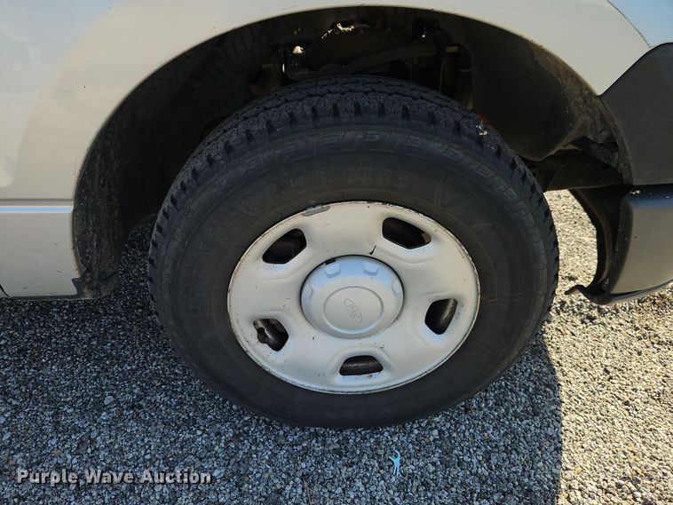 image for item EI8880 2007 Ford F150 XL pickup truck