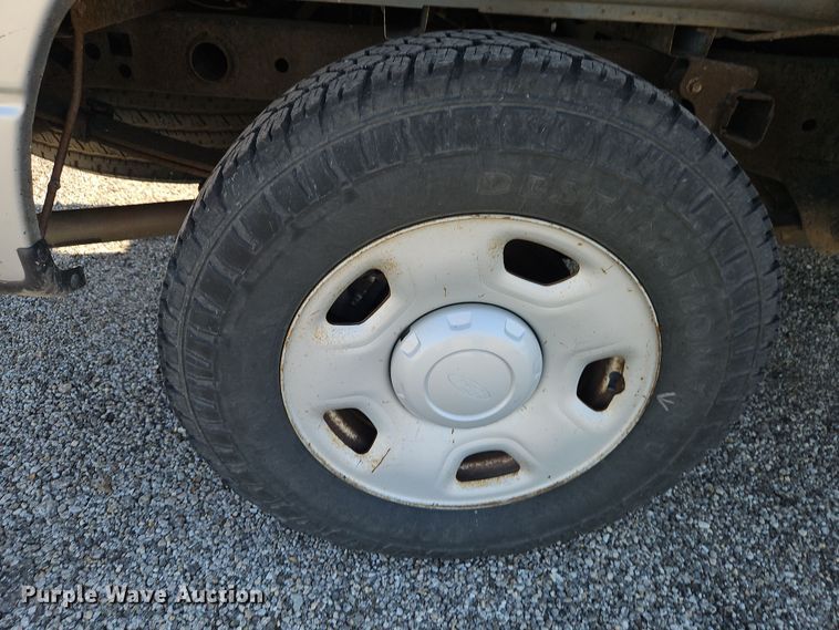 image for item EI8880 2007 Ford F150 XL pickup truck