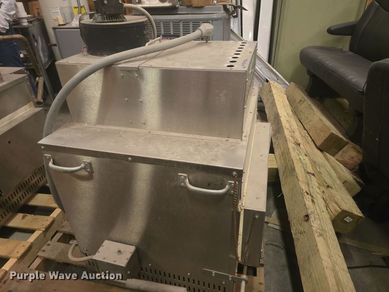 image for item EK2084 Gilson HM-378 oven