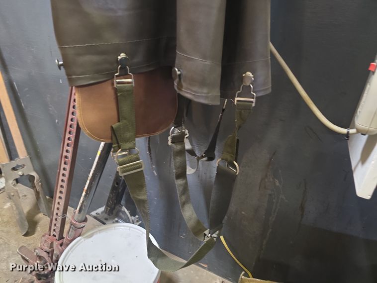 image for item EK5099 Survey equipment