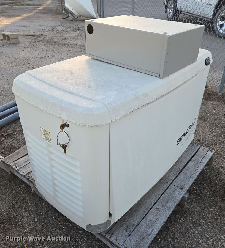 image for item EN8712 Generac G0062450 generator
