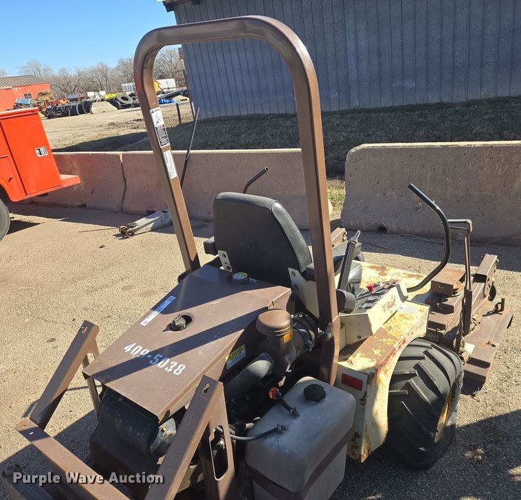 image for item EN8714 Grasshopper 721D ZTR lawn mower