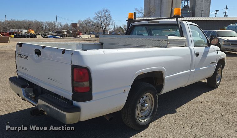 image for item EN8720 2001 Dodge Ram 1500 pickup truck
