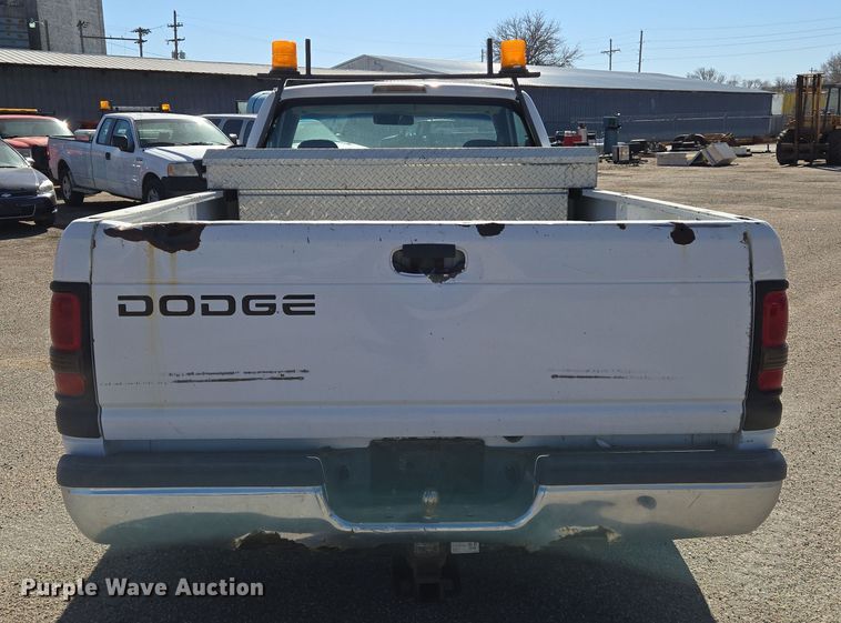 image for item EN8720 2001 Dodge Ram 1500 pickup truck