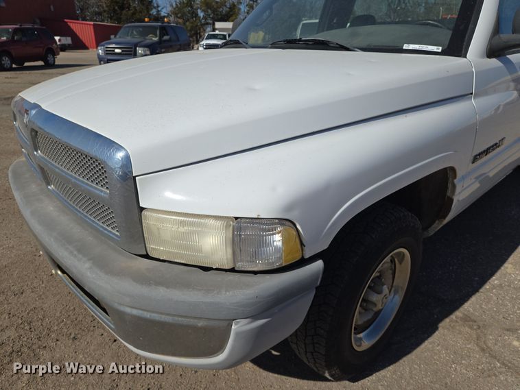image for item EN8720 2001 Dodge Ram 1500 pickup truck