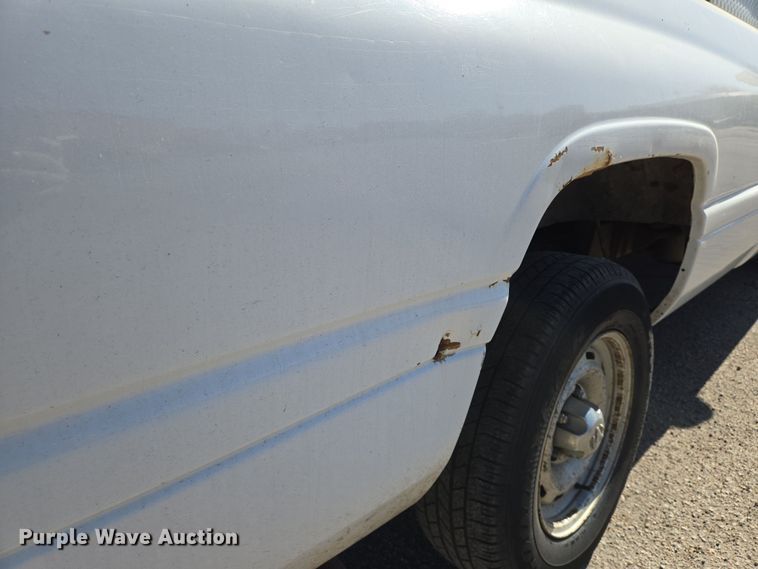 image for item EN8720 2001 Dodge Ram 1500 pickup truck