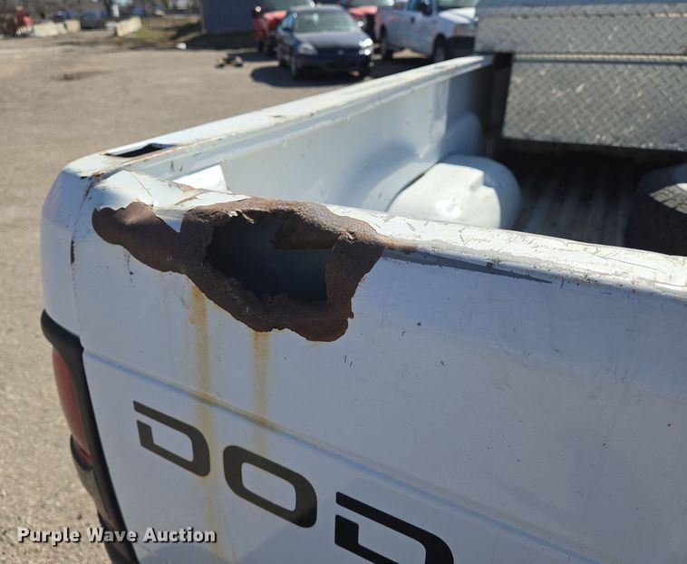 image for item EN8720 2001 Dodge Ram 1500 pickup truck