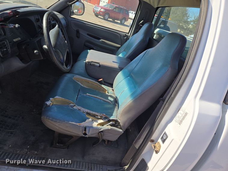 image for item EN8720 2001 Dodge Ram 1500 pickup truck