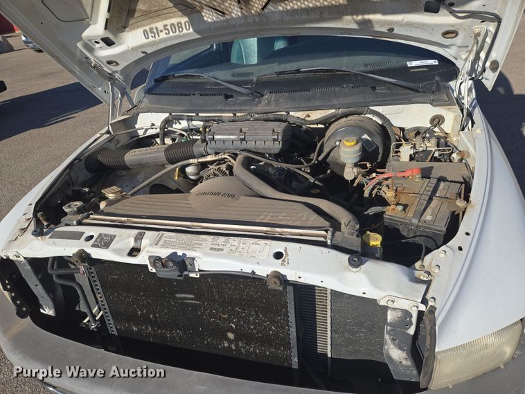 image for item EN8720 2001 Dodge Ram 1500 pickup truck