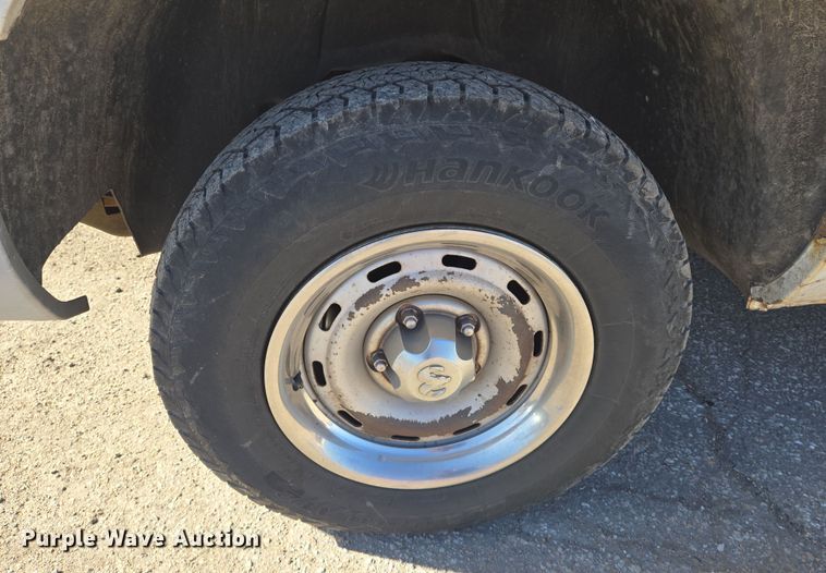 image for item EN8720 2001 Dodge Ram 1500 pickup truck