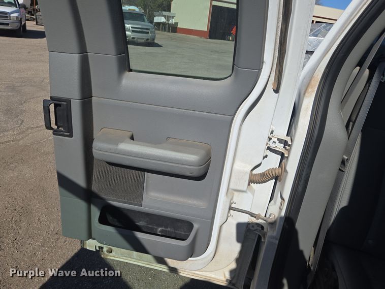 image for item EN8721 2008 Ford  F150 SuperCab pickup truck