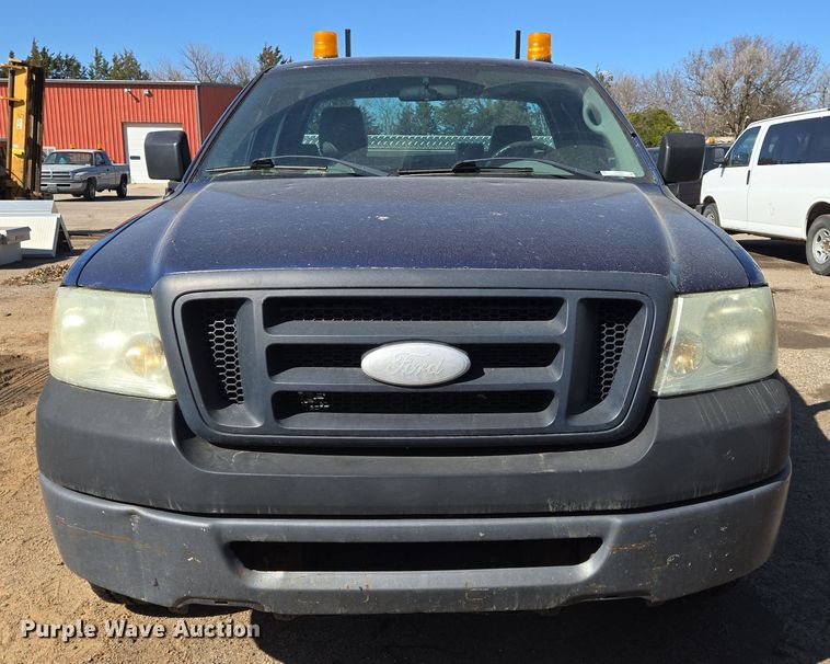image for item EN8722 2007 Ford  F150 XL pickup truck