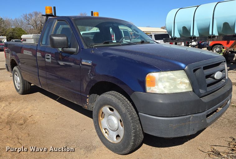 image for item EN8722 2007 Ford  F150 XL pickup truck