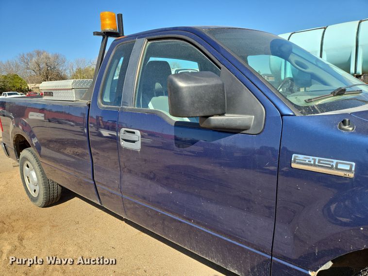 image for item EN8722 2007 Ford  F150 XL pickup truck