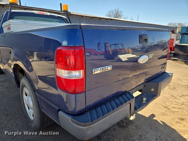 image for item EN8722 2007 Ford  F150 XL pickup truck