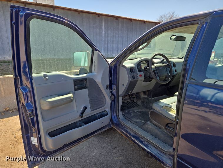 image for item EN8722 2007 Ford  F150 XL pickup truck