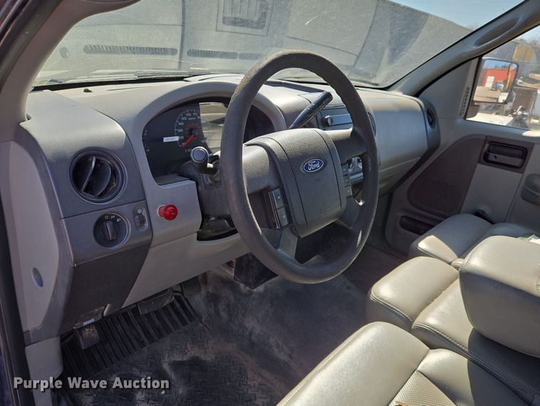 image for item EN8722 2007 Ford  F150 XL pickup truck