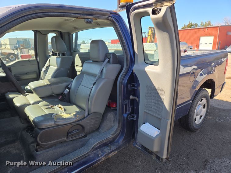 image for item EN8722 2007 Ford  F150 XL pickup truck