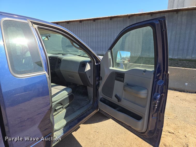 image for item EN8722 2007 Ford  F150 XL pickup truck