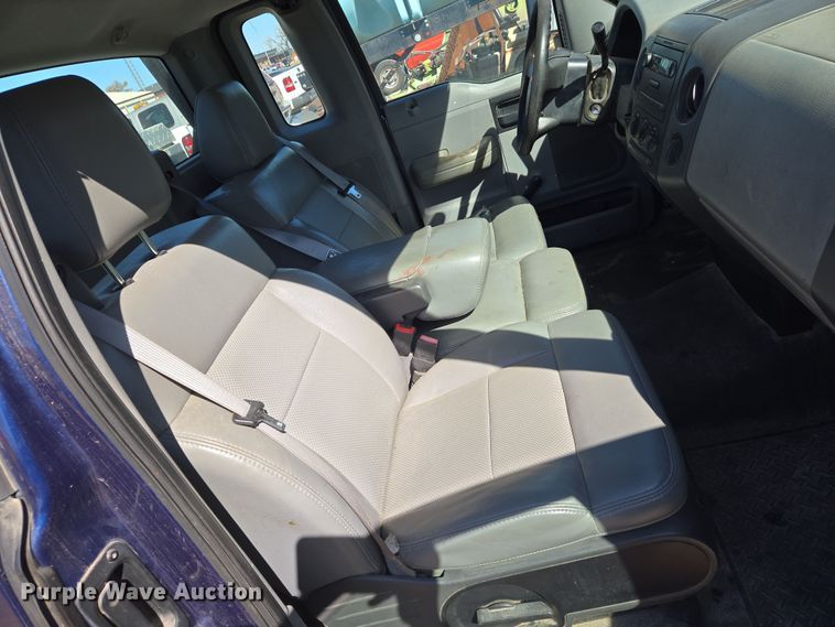 image for item EN8722 2007 Ford  F150 XL pickup truck