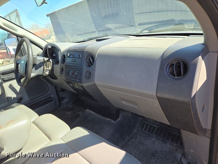 image for item EN8722 2007 Ford  F150 XL pickup truck