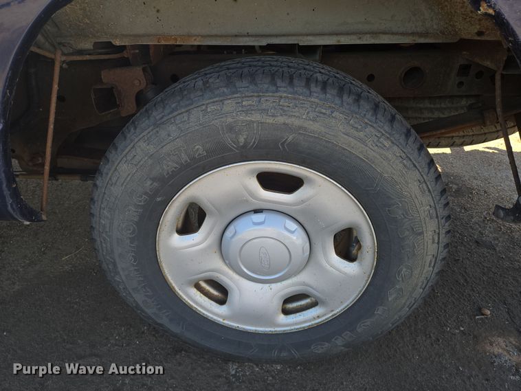 image for item EN8722 2007 Ford  F150 XL pickup truck