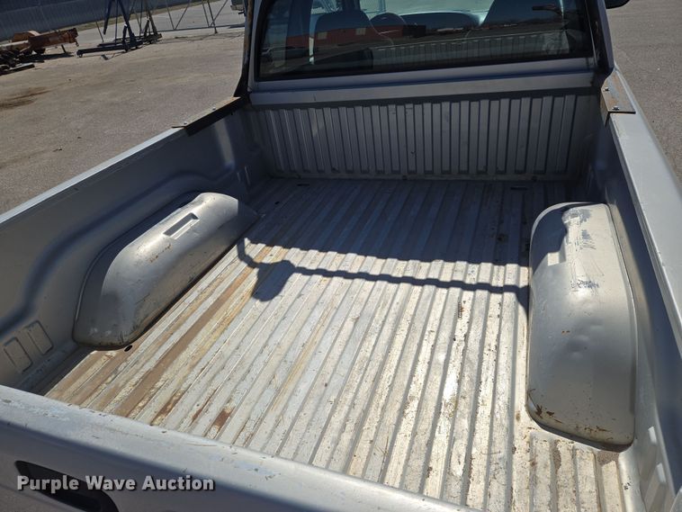 image for item EN8725 2001 Dodge Ram 1500 Club Cab pickup truck