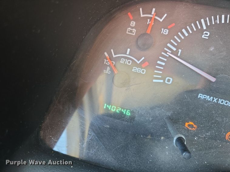 image for item EN8725 2001 Dodge Ram 1500 Club Cab pickup truck