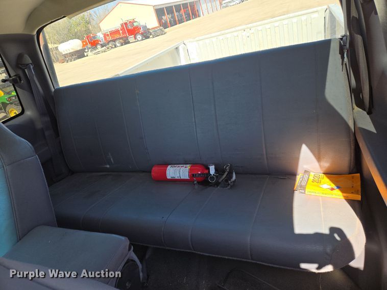 image for item EN8725 2001 Dodge Ram 1500 Club Cab pickup truck