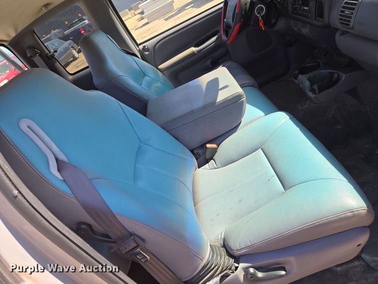 image for item EN8725 2001 Dodge Ram 1500 Club Cab pickup truck