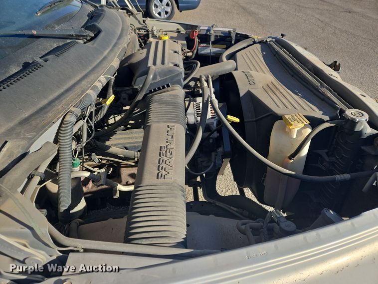 image for item EN8725 2001 Dodge Ram 1500 Club Cab pickup truck