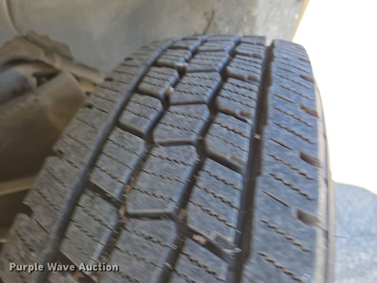 image for item EN8725 2001 Dodge Ram 1500 Club Cab pickup truck