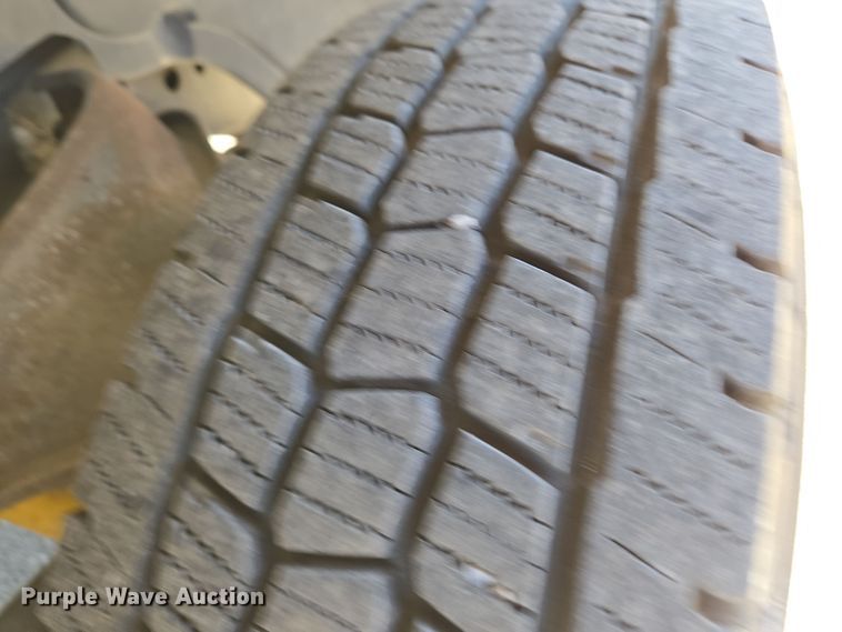 image for item EN8725 2001 Dodge Ram 1500 Club Cab pickup truck