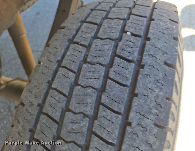 image for item EN8725 2001 Dodge Ram 1500 Club Cab pickup truck