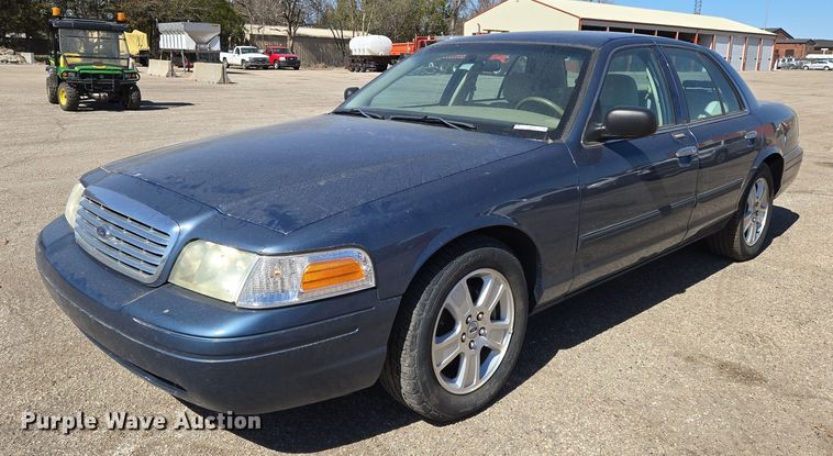 image for item EN8726 2009 Ford Crown Victoria  