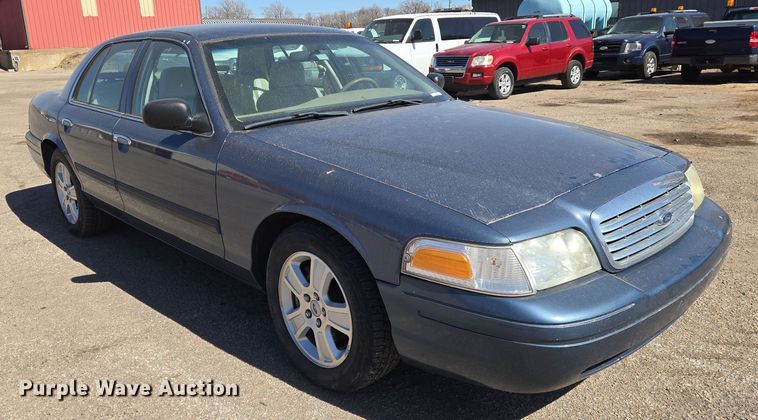 image for item EN8726 2009 Ford Crown Victoria  