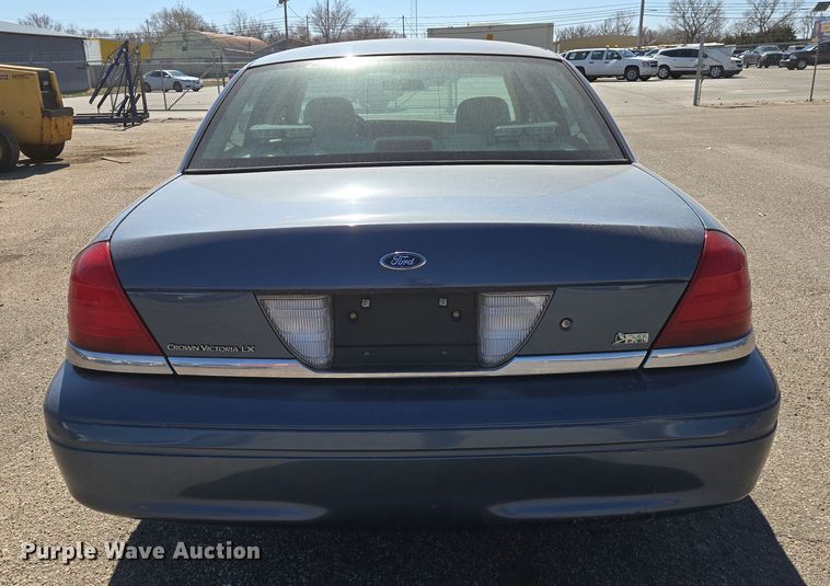 image for item EN8726 2009 Ford Crown Victoria  
