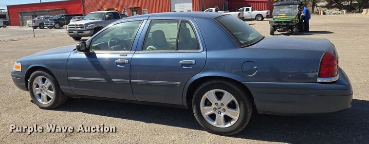 image for item EN8726 2009 Ford Crown Victoria  
