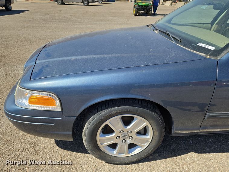 image for item EN8726 2009 Ford Crown Victoria  