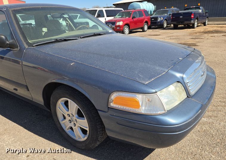 image for item EN8726 2009 Ford Crown Victoria  